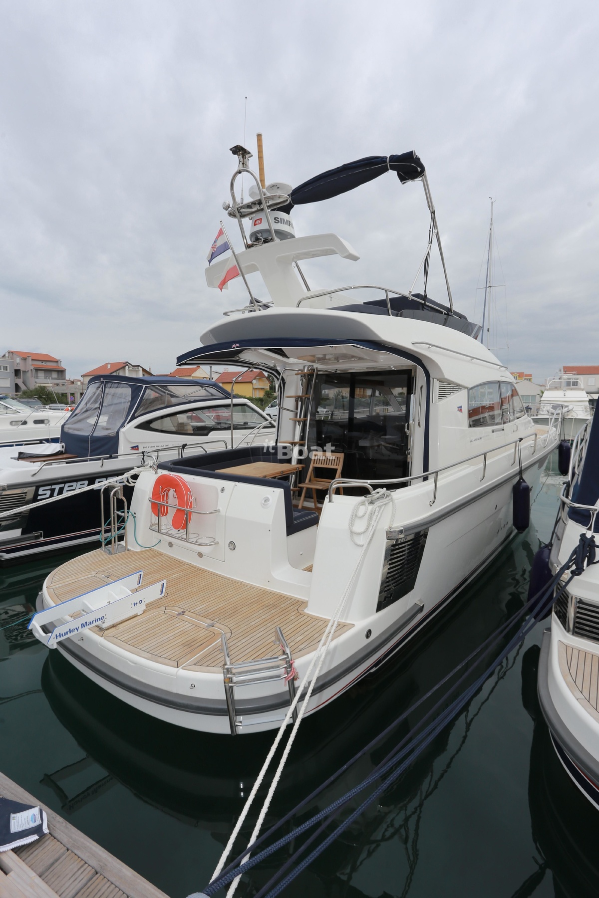 For Sale Nimbus 405 Flybridge (2018) motor yacht itBoat