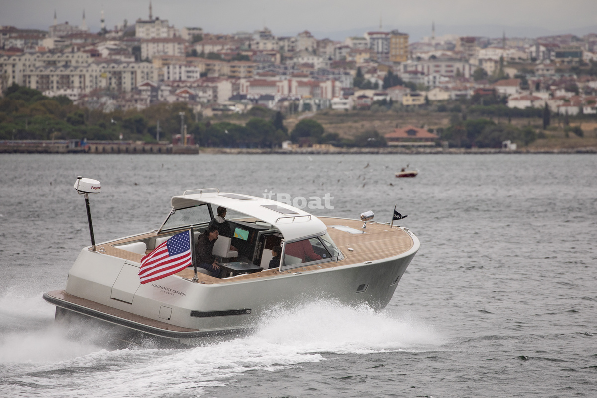 Reliant X40 Express Prices, Specs, Reviews and Sales Information itBoat