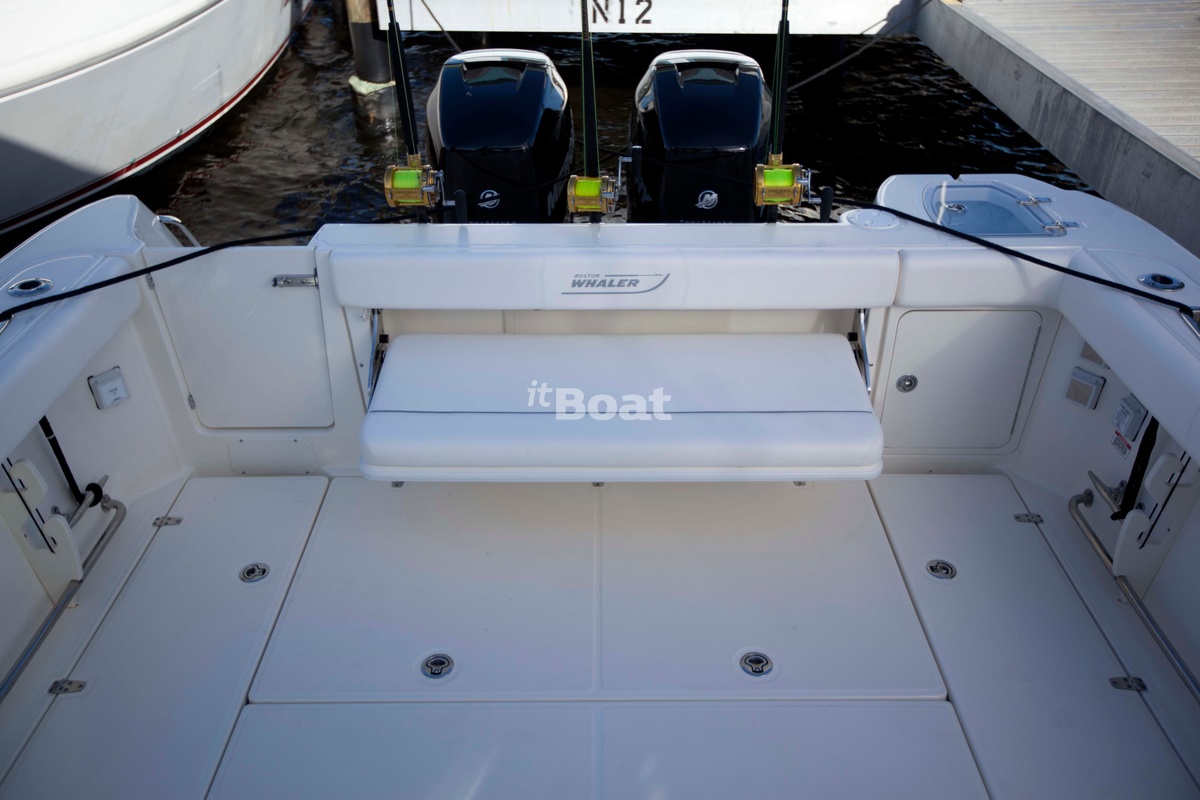 Boston Whaler 315 Conquest: Prices, Specs, Reviews and Sales