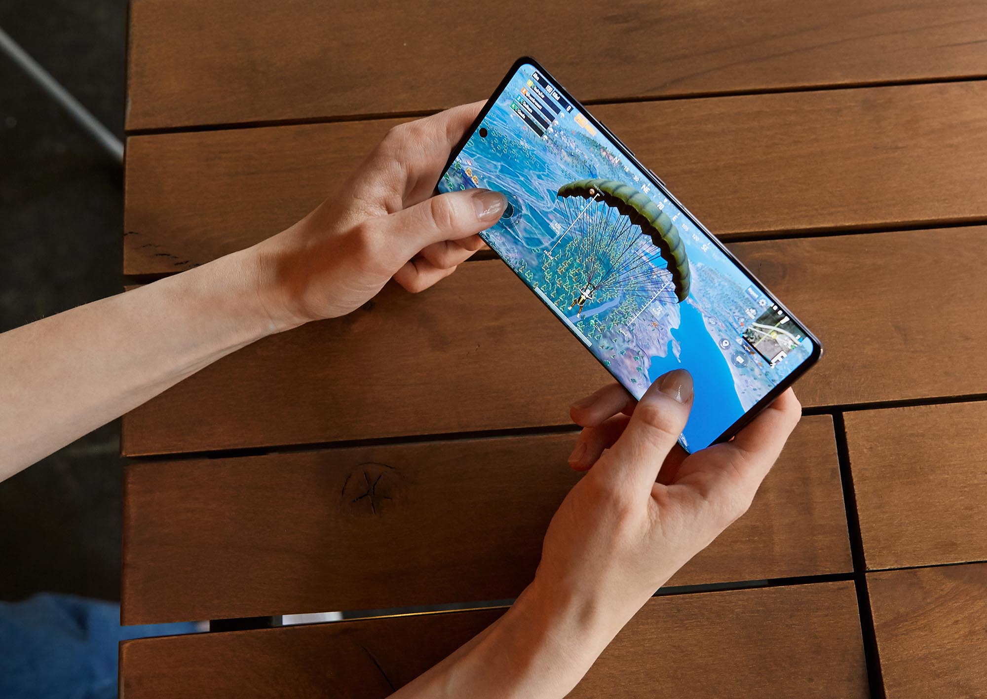 Флагманский смартфон ZTE Axon 30 Ultra с тремя 64-Мп камерами поступит в продажу по цене от $750