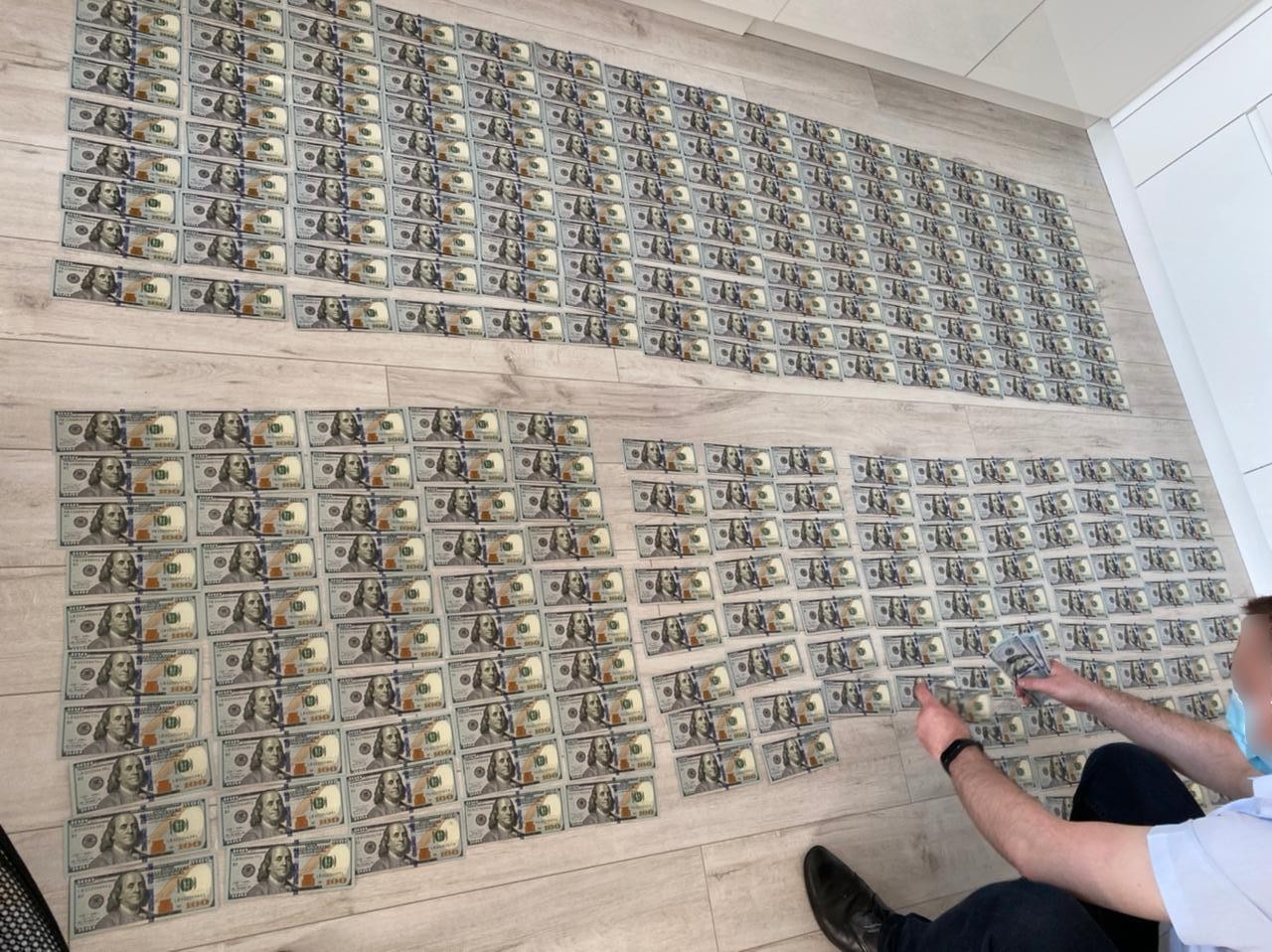 Кіберполіція України викрила хакерське угруповання, яке за допомогою вірусу-шифрувальника "Clop" нанесло іноземним компаніям $500 млн збитків