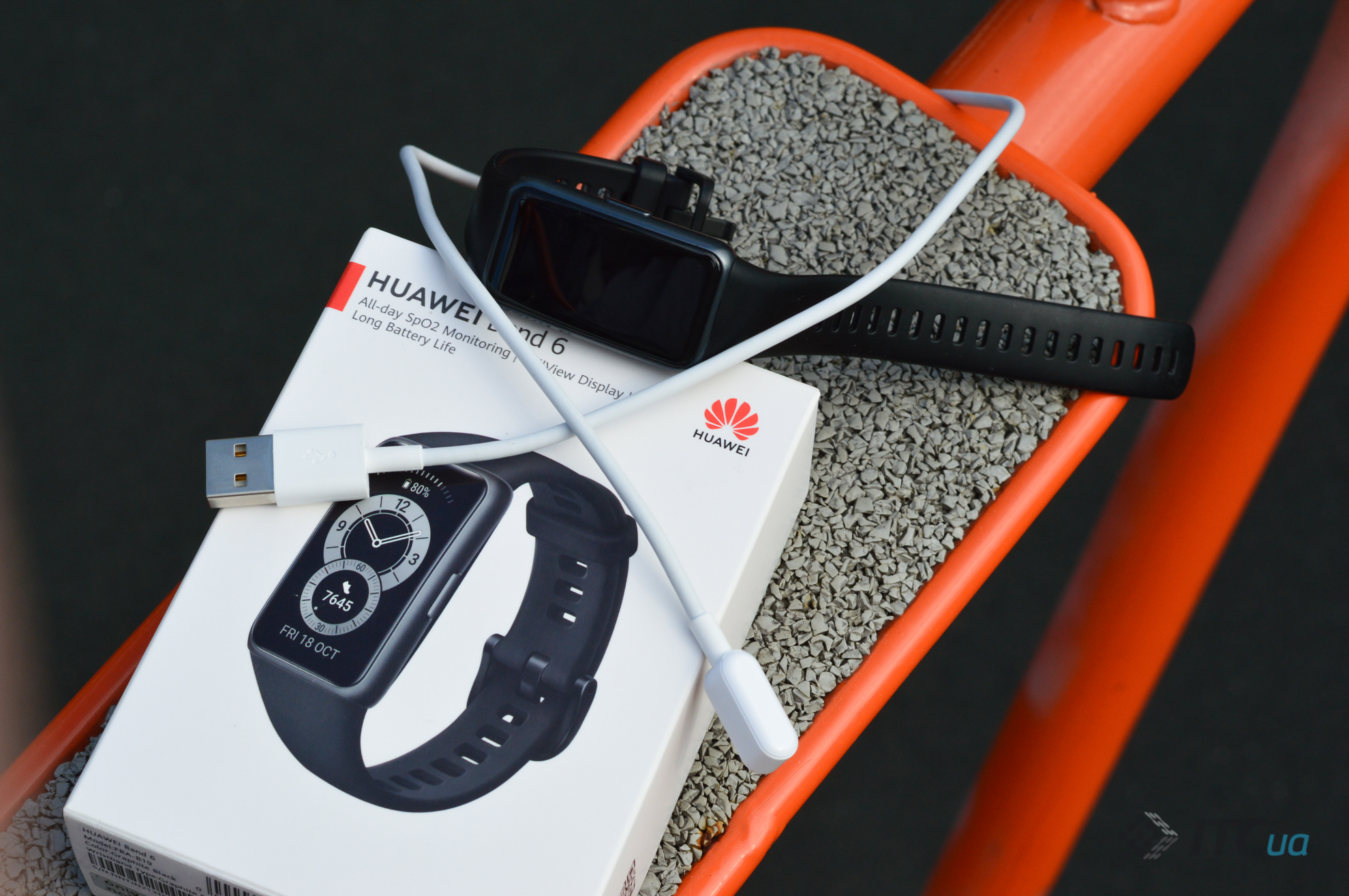 Обзор фитнес-трекера Huawei Band 6