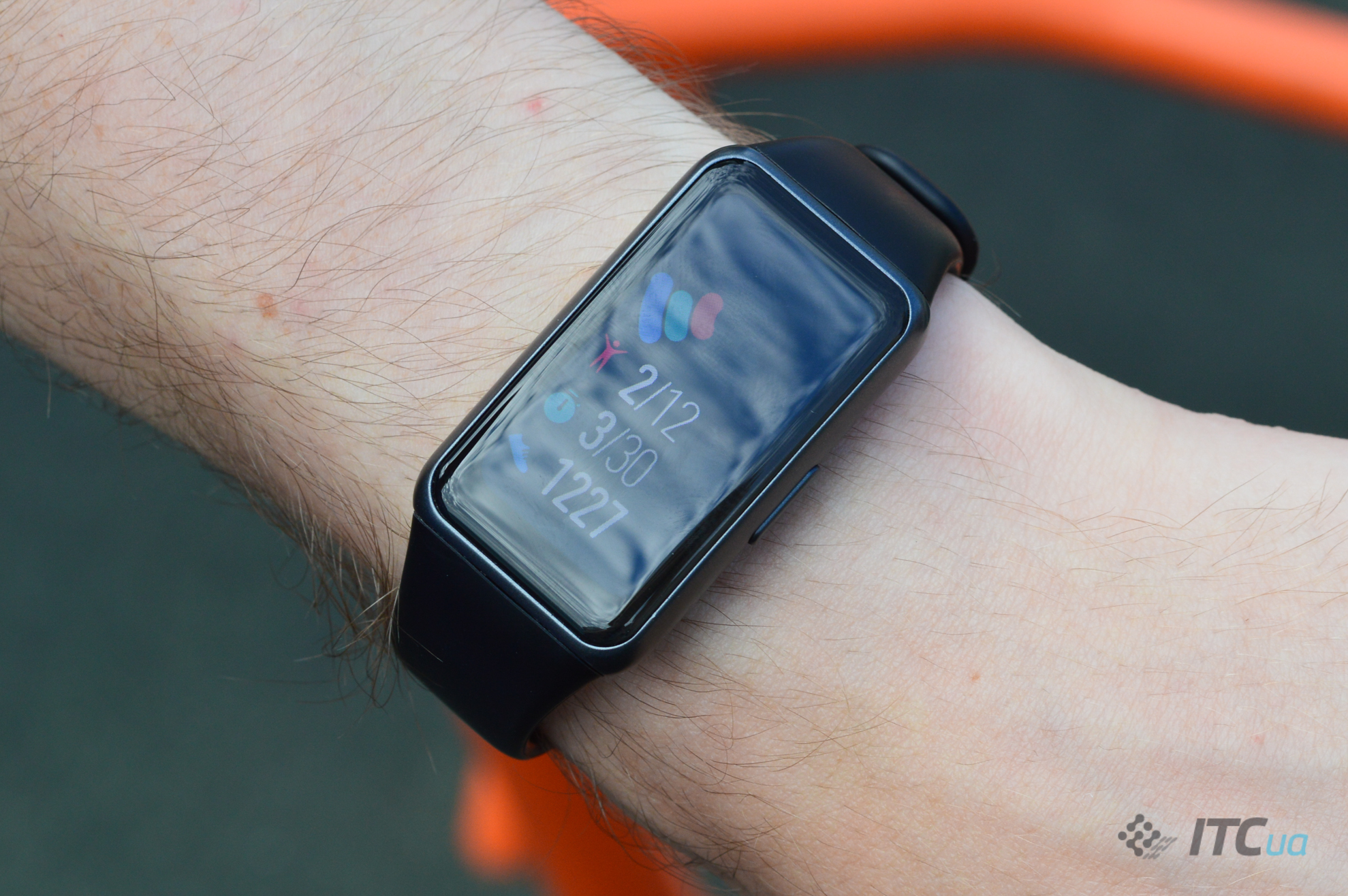 Обзор фитнес-трекера Huawei Band 6