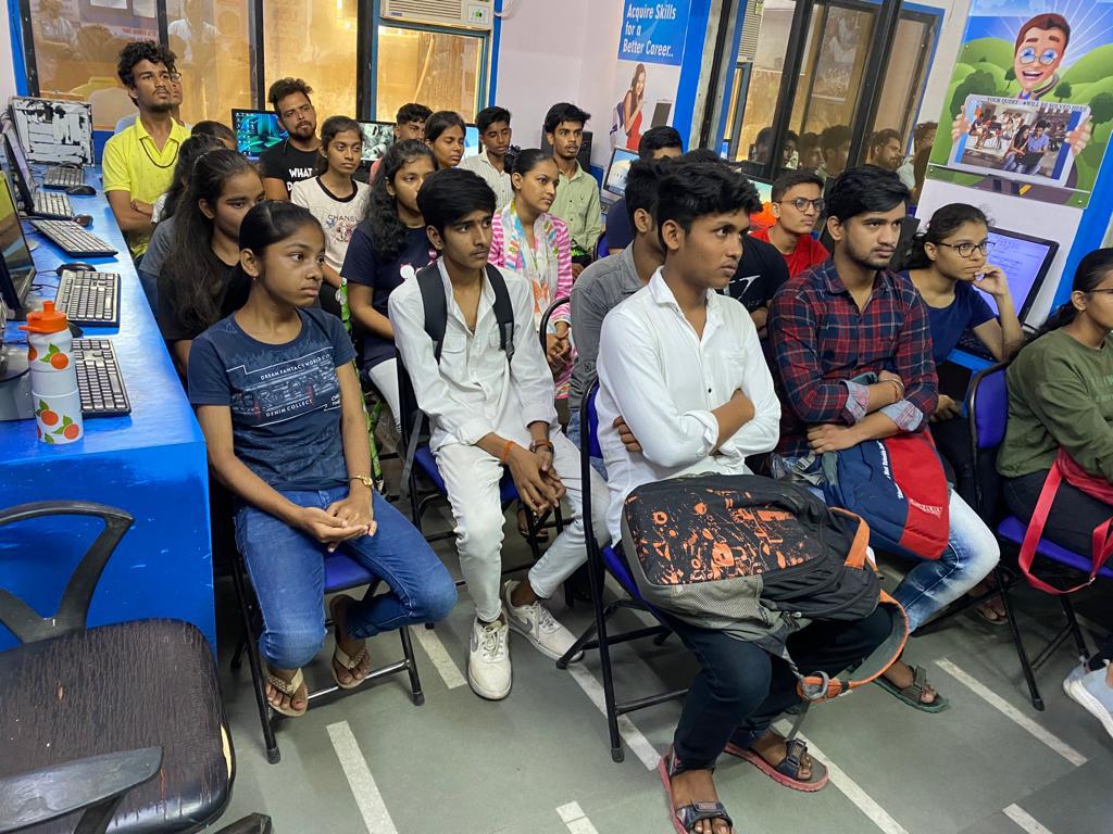 Computer Training Institute in Nalasopara Illustrator Class in