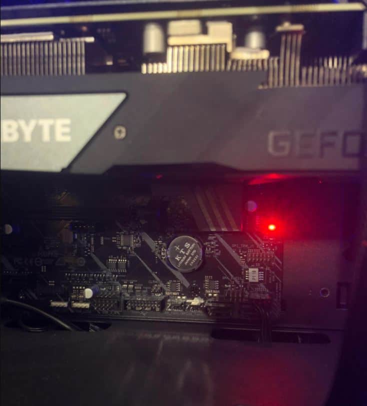5 Ways to Fix the Red CPU Light On A Motherboard (2024)
