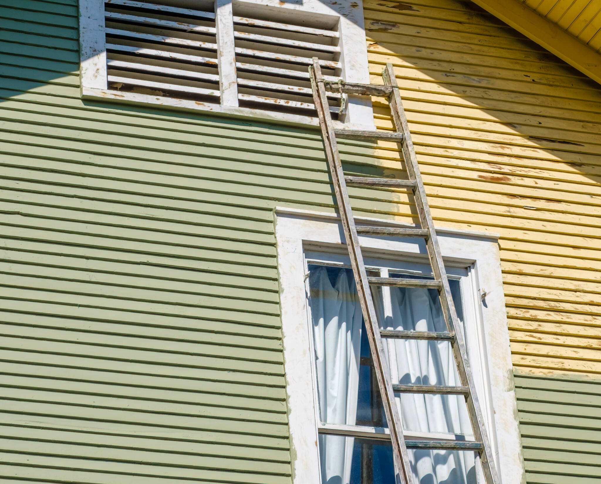 How Professional Hillsboro House Painters Prep Your Home's Exterior