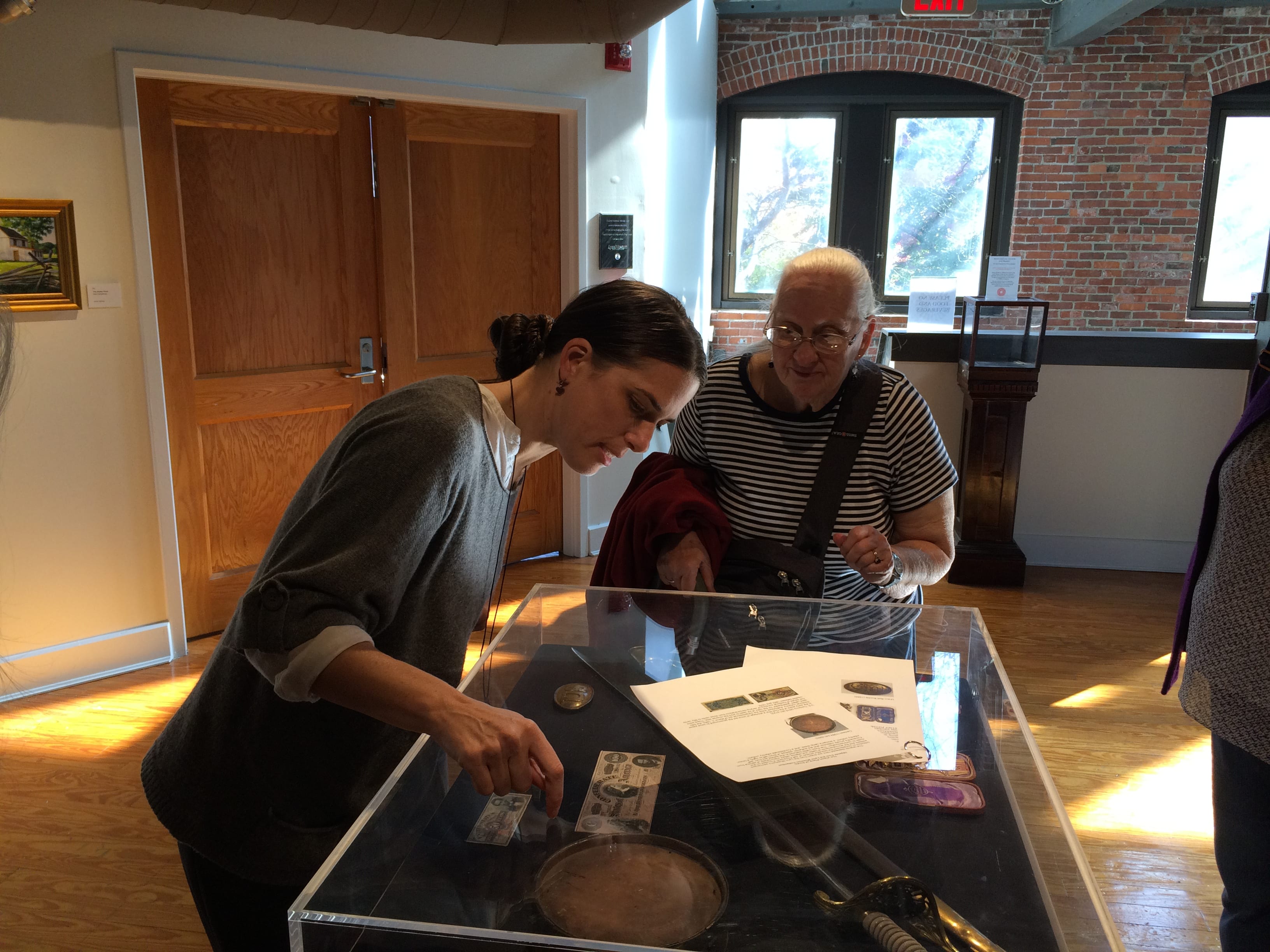 Ever wonder what goes on behind the scenes at the Lynn Museum? Itemlive(02)