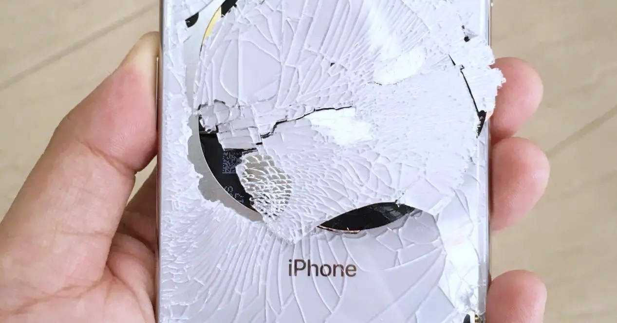 Broken iPhone Back, How Much Does it Cost to Fix? ITIGIC