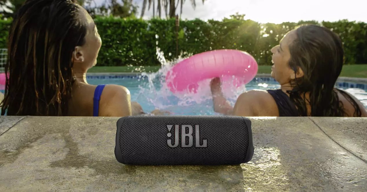 Waterproof bluetooth speaker Features to consider ITIGIC