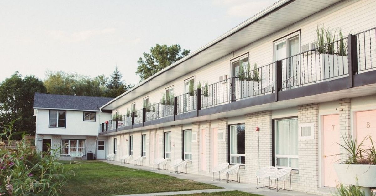 Ontario Motels We Love for Date Night Getaways datenight