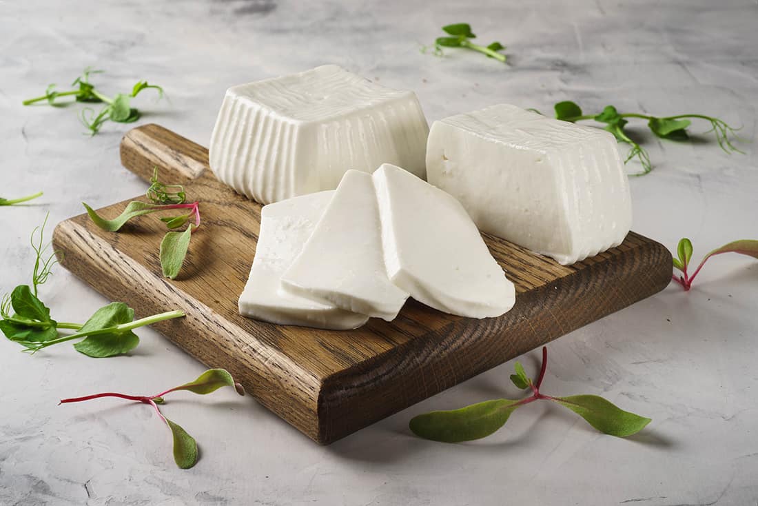 What Does Goat Cheese Taste Like? A Chef’s Opinion! ItsFoodtastic
