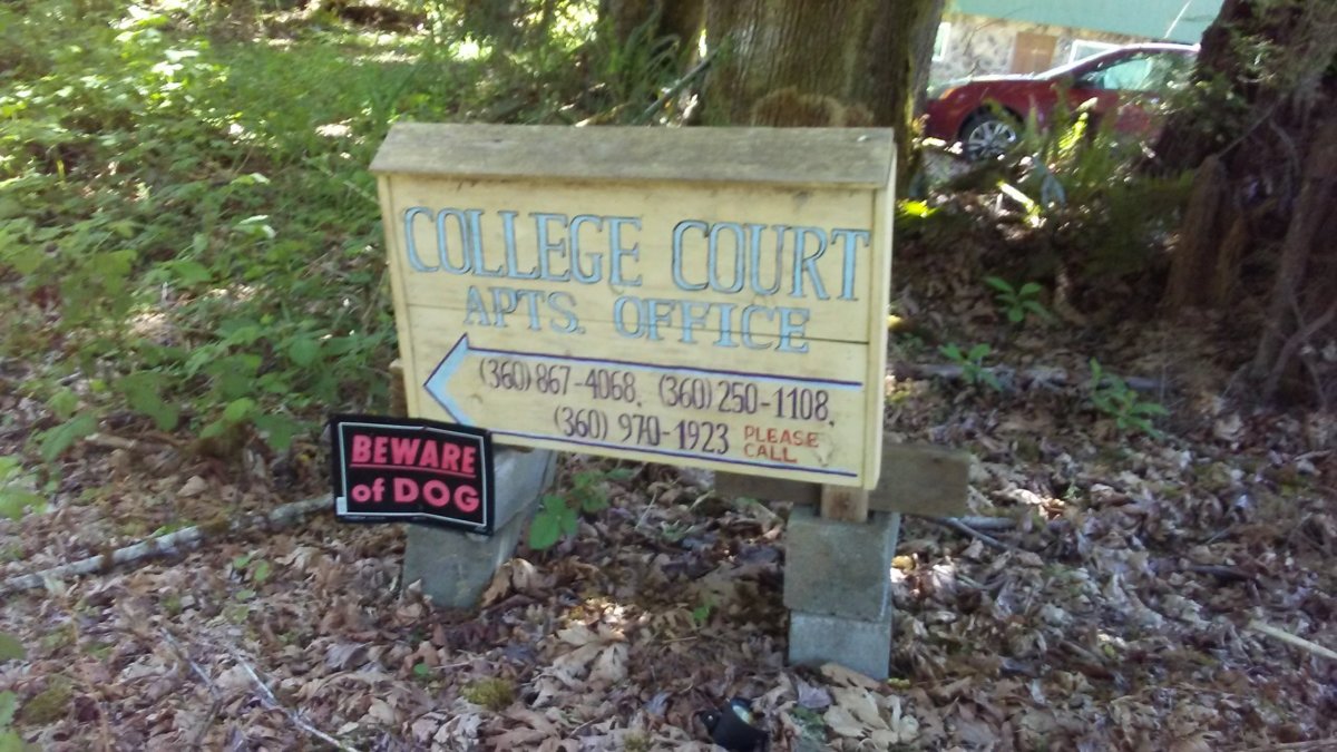 Phone Zap College Court Apartments in Olympia It's Going Down