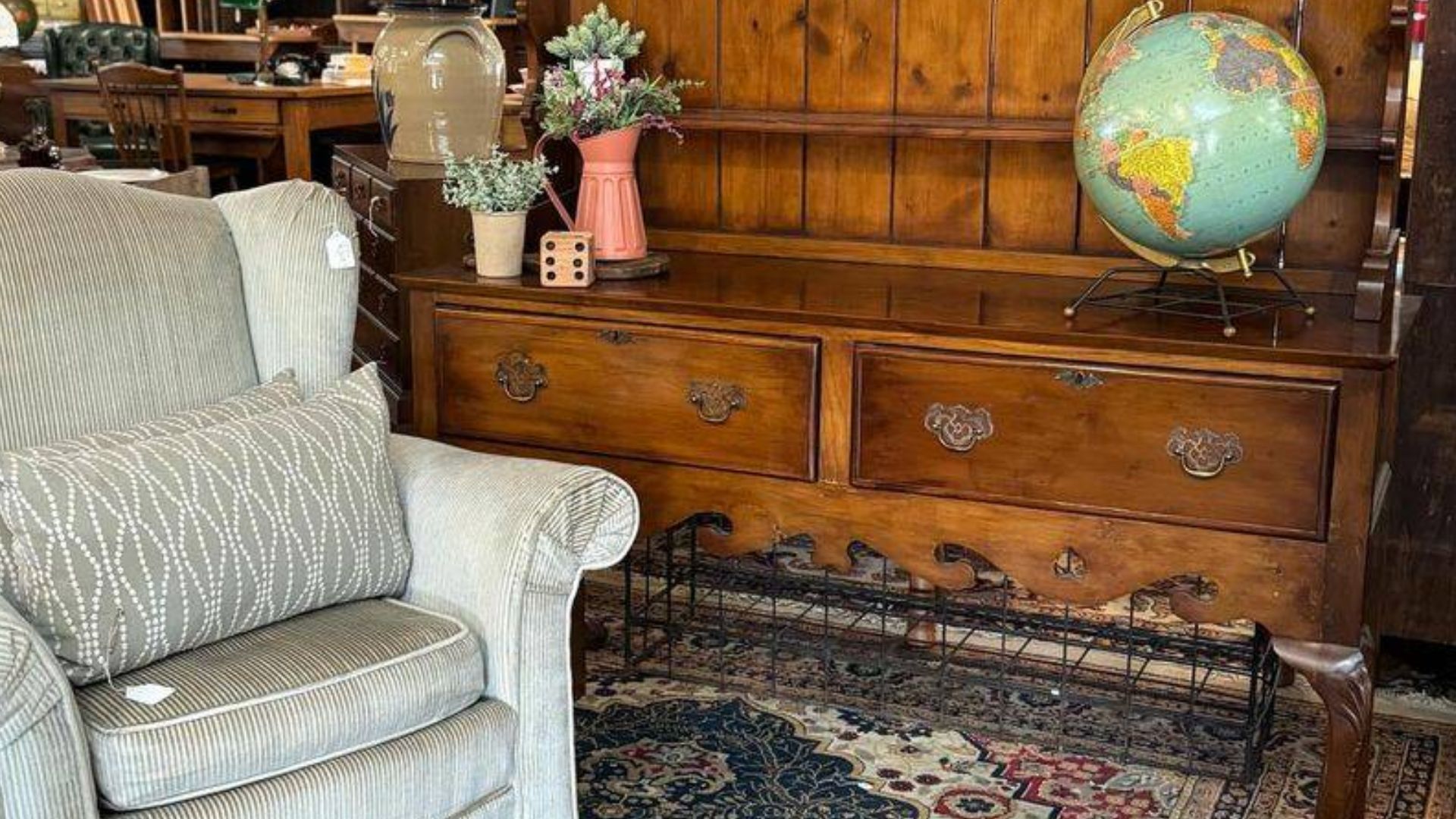 22 Ways Experts Find the Most Valuable Items at Thrift Stores(04)