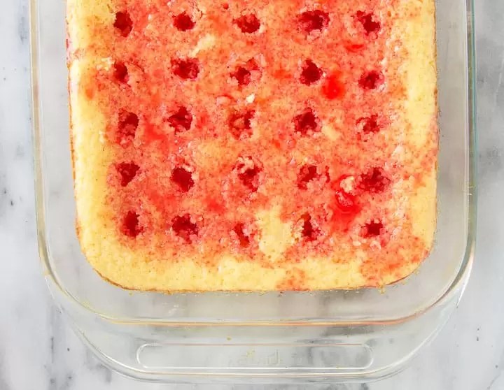 Easy Strawberry Lemonade Cake The ItsyBitsy Kitchen