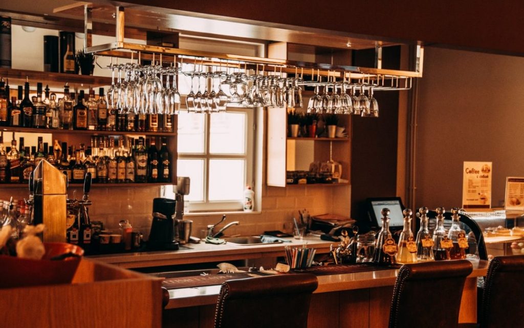 Ice Making Machine for Pubs Solutions from ITV ICE FOR LIFE