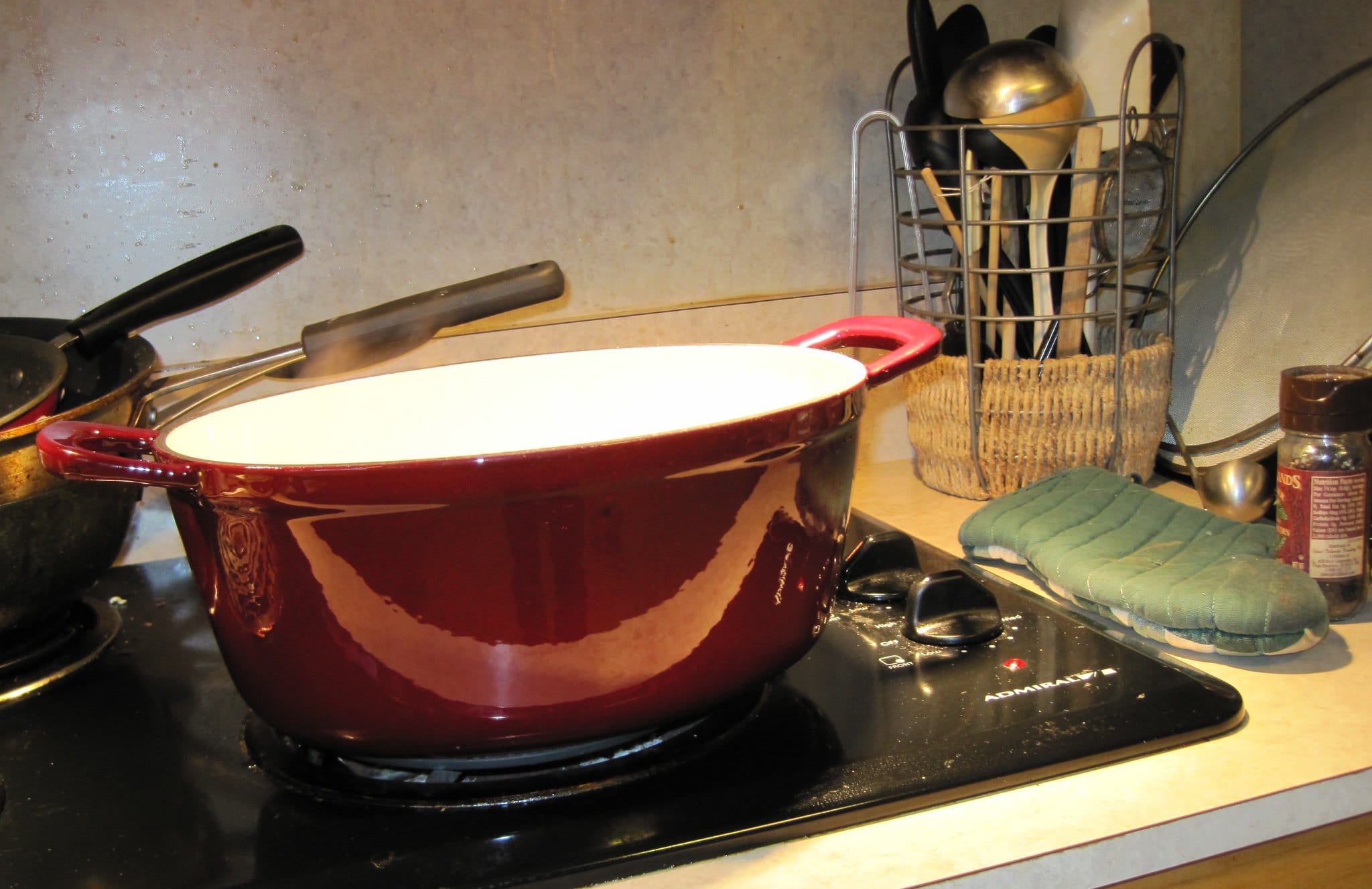 Can Dutch Oven Be Preheated Empty? Iupilon