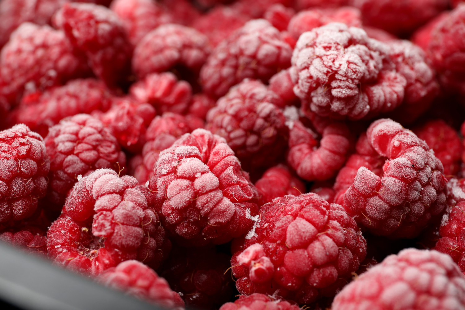 Why Do Frozen Berries Spark In The Microwave Iupilon