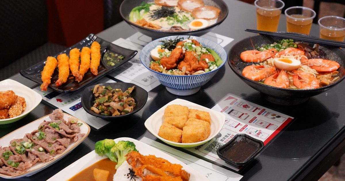大勝食堂 |台中大里平價拉麵丼飯90元起，必點每日限量的6隻蝦醬油海老拉麵！11