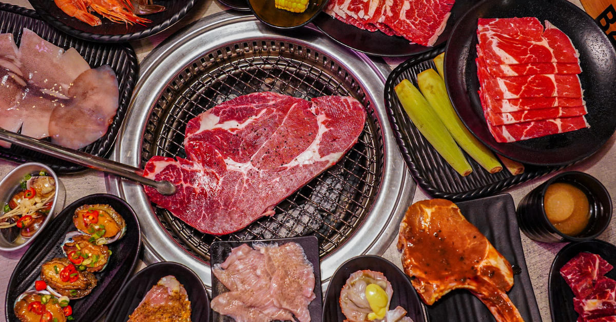 Oh!Yaki 精緻炭火燒肉 台中店 |台中燒肉吃到飽推薦，比臉大16盎司牛排、戰斧豬排烤盤都裝不下了，就藏在勤美美食戰區內！