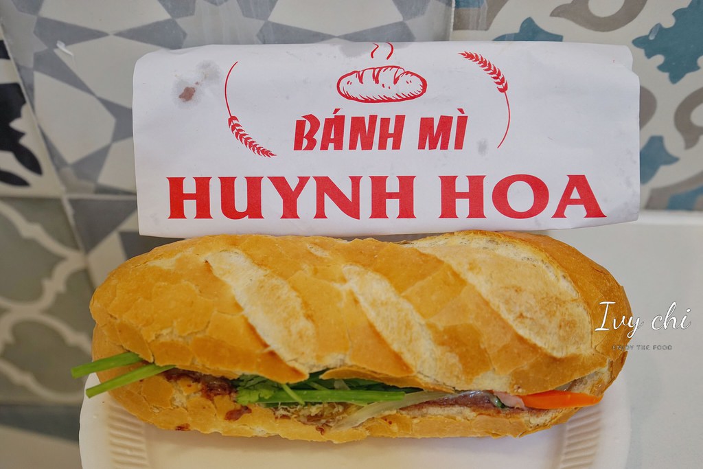 Bánh Mì Hùynh Hoa || 胡志明最火紅的越式法國麵包，吃了會上癮！