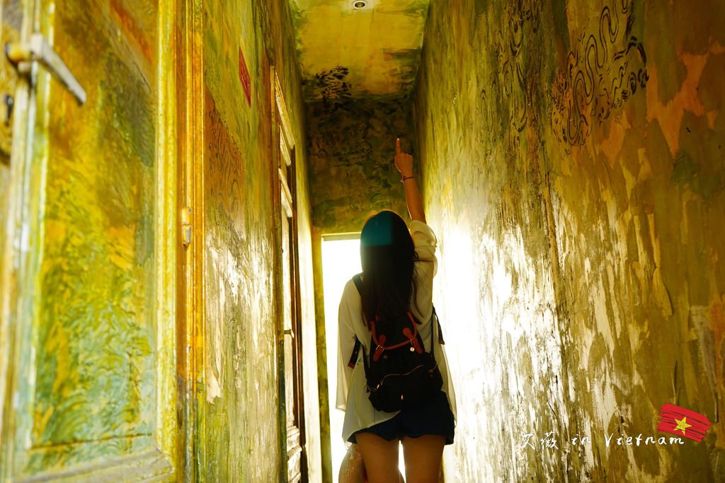 胡志明市美術館||胡志明景點，帶有美感又靜謐的空間，一進入就掉進藝術的漩渦中！