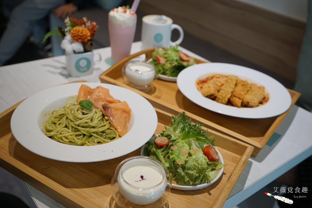 Chow Chow Café 巧巧咖啡 || 台中南屯文心森林公園咖啡廳，白色簡約風設計與提供包場服務，必點義式商業午餐/義大利麵/超值套餐讓你吃飽吃巧！花博特約商店