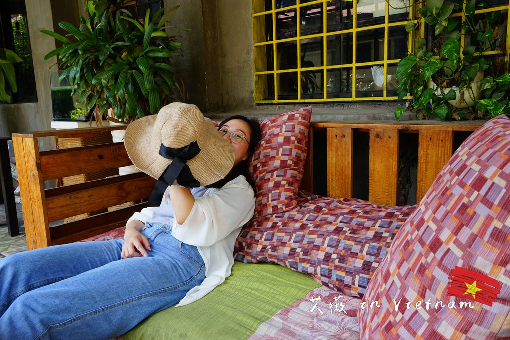 SHE CAFE || 胡志明文青風咖啡館，擁有瑪麗蓮夢露和安潔莉娜裘莉的人氣座位，是個放鬆心情喝杯涼飲的好所在!