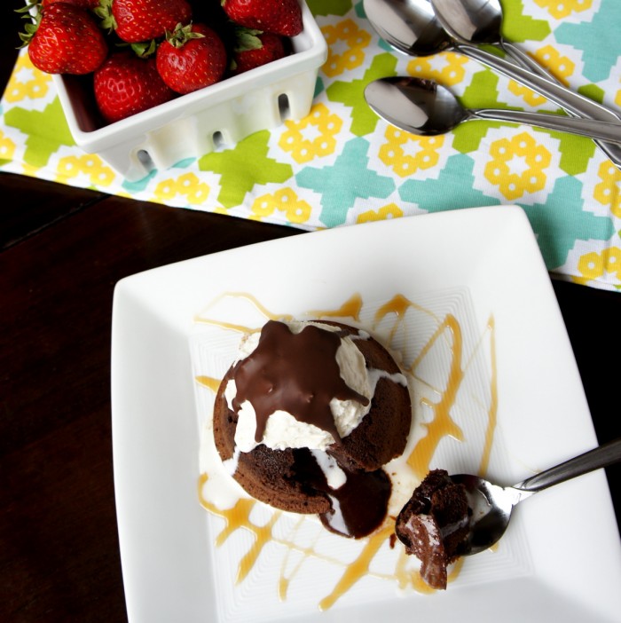 Chili's Copycat Chocolate Molten Lava Cake Recipe I Wash... You Dry