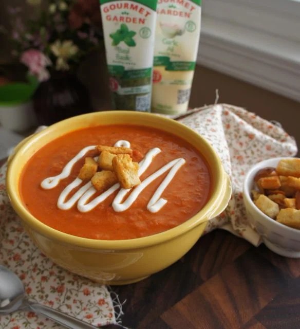 Creamy Sun Dried Tomato and Basil Soup I Wash You Dry