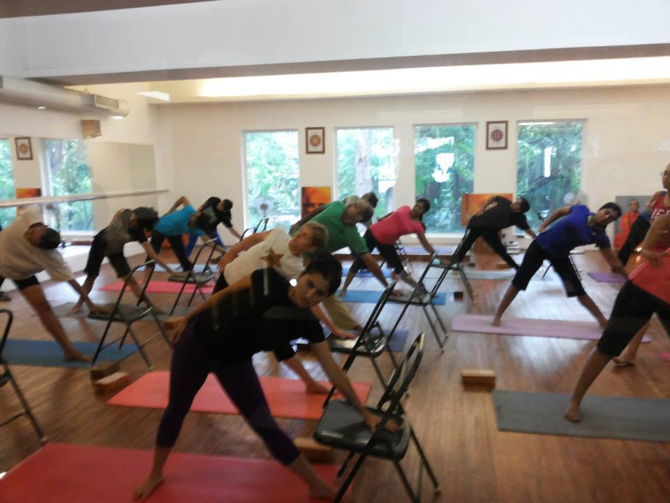 Classes Iyengar Yoga Dipam