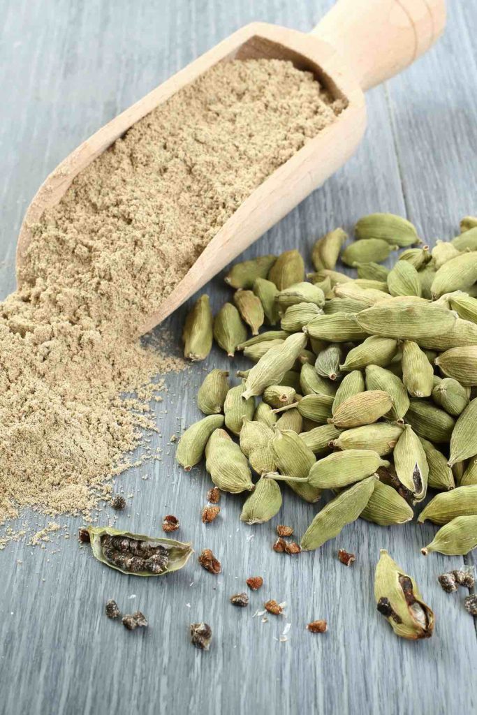 6 Best Cardamom Substitutes