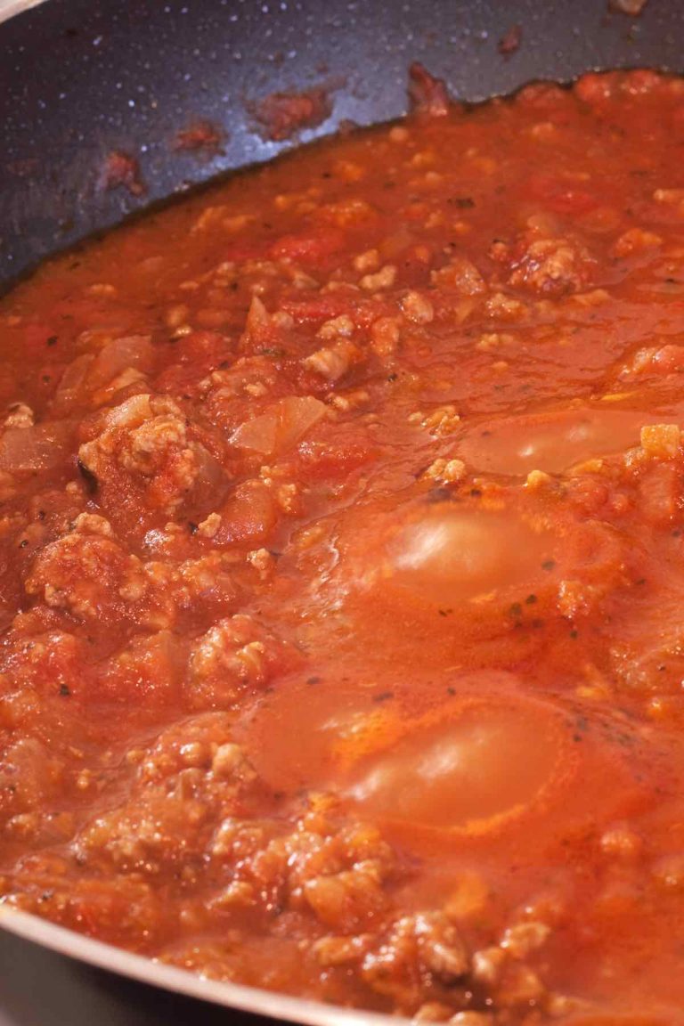 How to Thicken Spaghetti Sauce (9 Easy Ways)