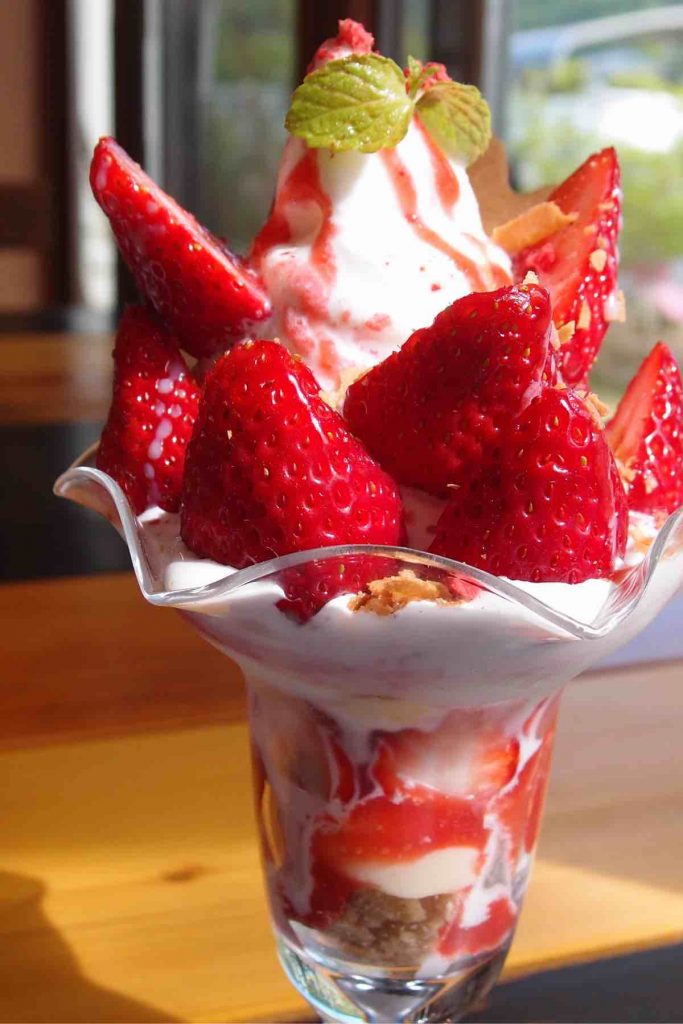 10 Best Ice Cream Sundaes That Everyone Will Love IzzyCooking