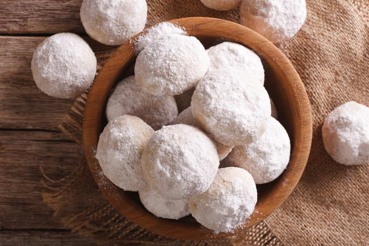 Best Italian Cookie Recipes (Grandma's Traditional Cookies) IzzyCooking