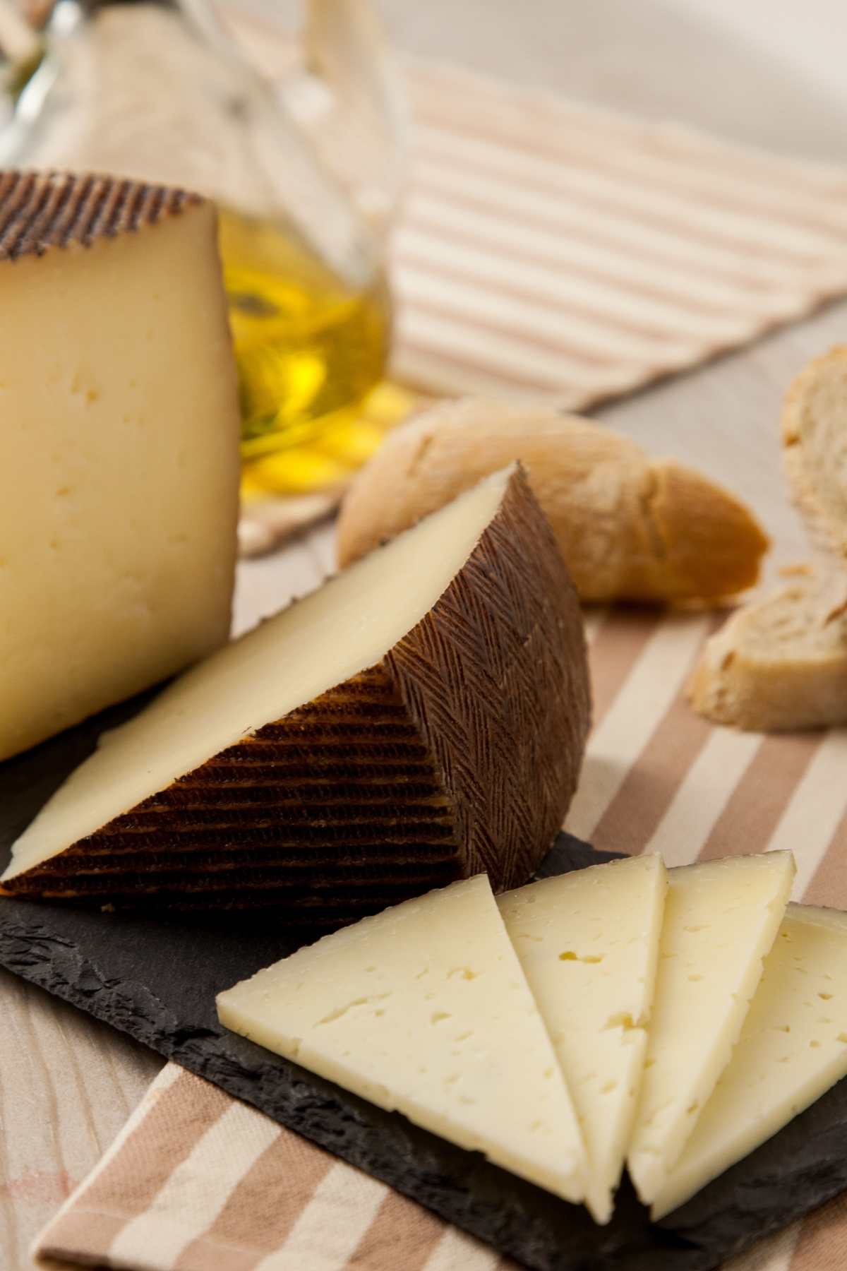7 Best Substitutes for Manchego Cheese IzzyCooking
