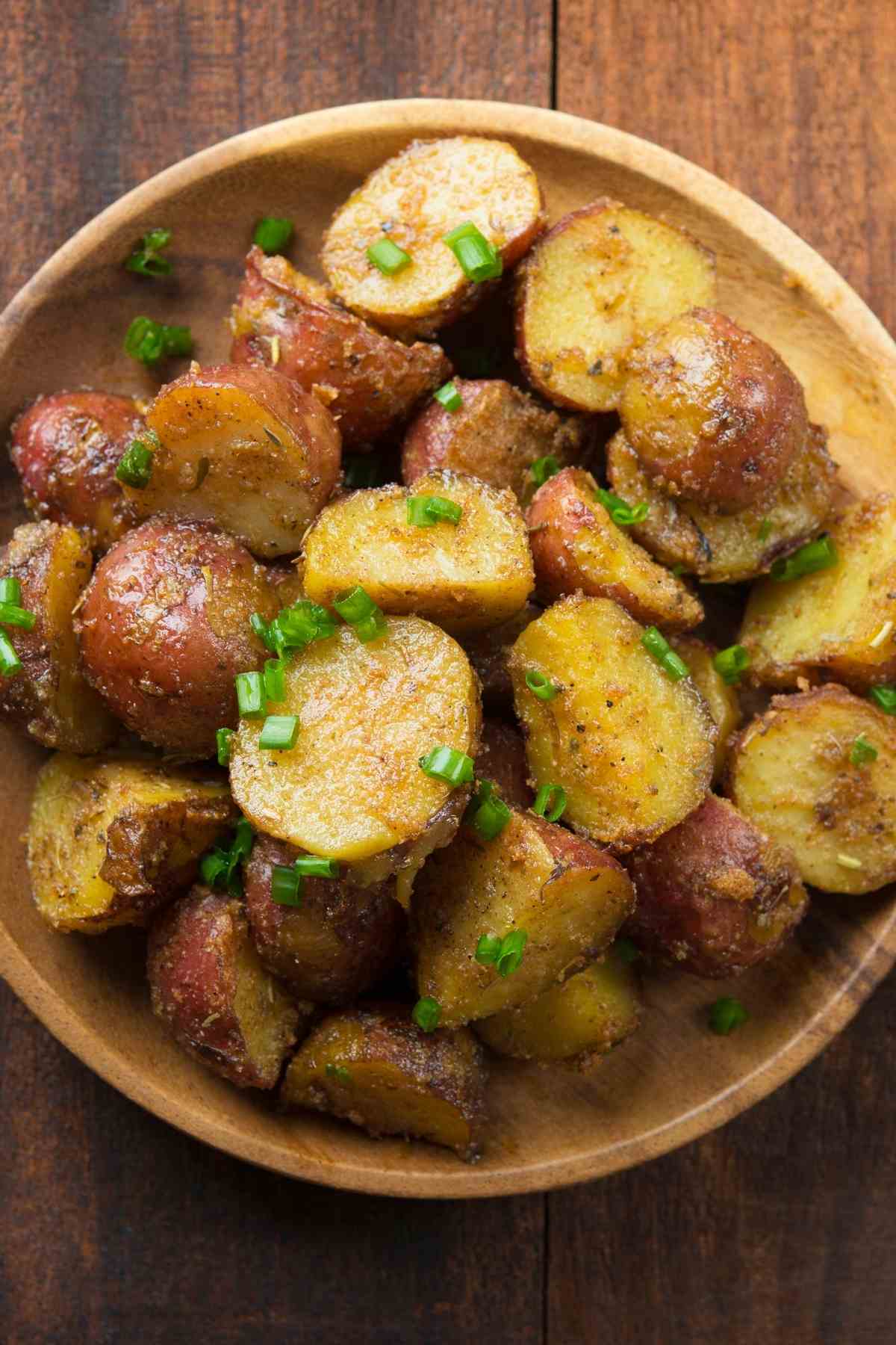 Easy Roasted Red Potatoes IzzyCooking