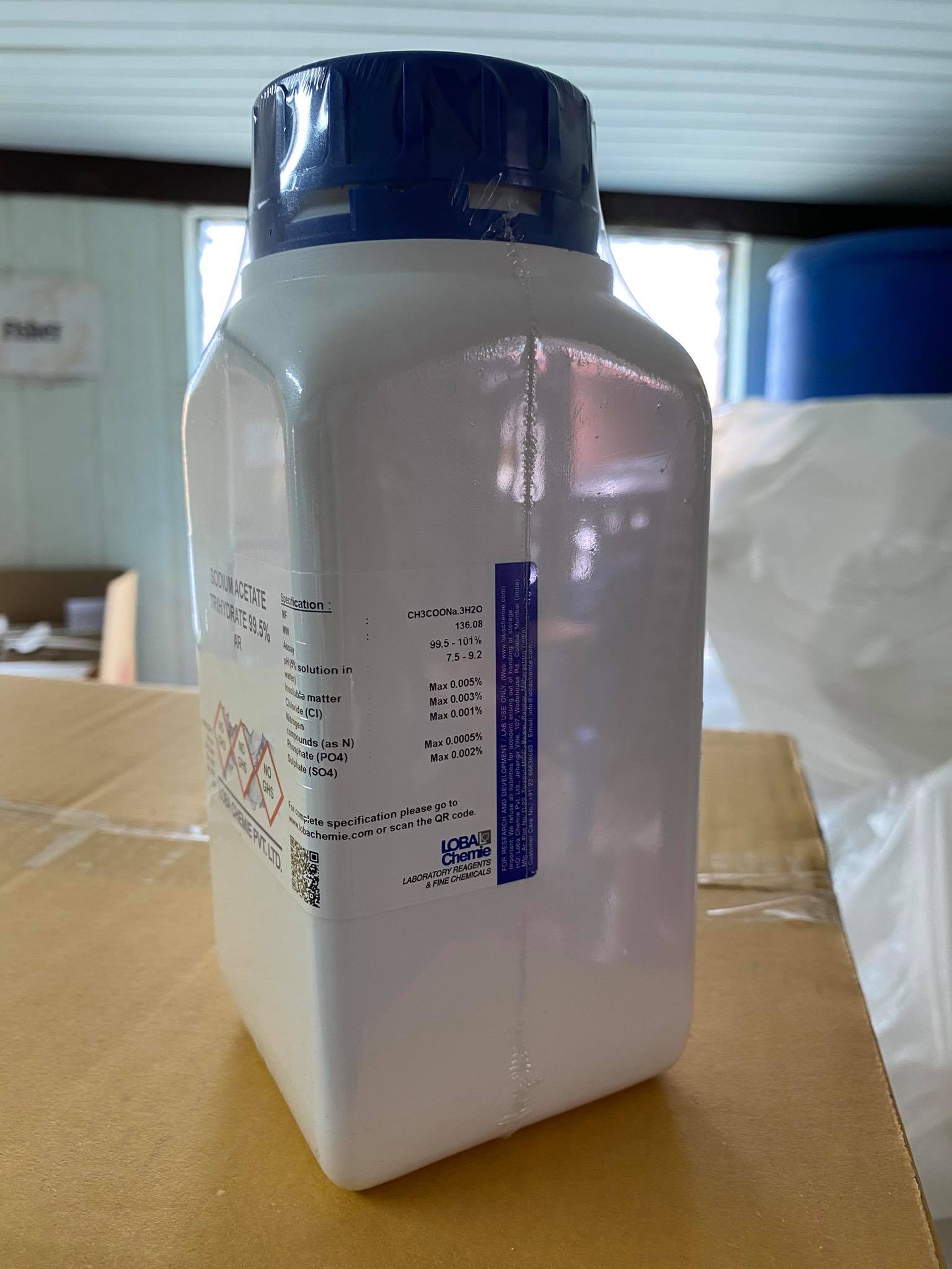 Sodium acetate trihydrate 99.5 AR.grade (1 กิโลกรัม/ขวด) ยี่ห้อ Loba