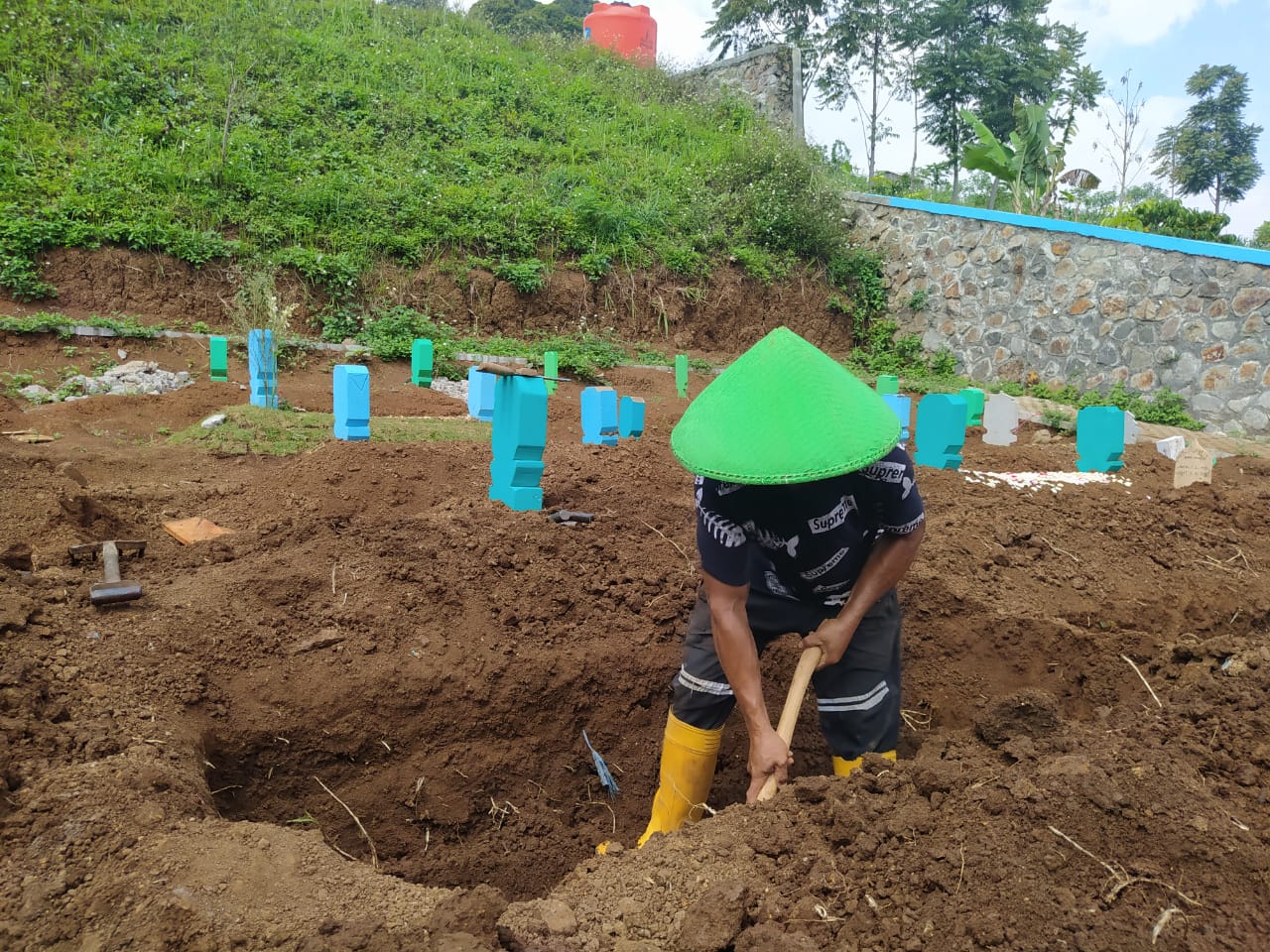 Makam COVID-19 di Cimahi Tak Terima Jenazah dari Luar Daerah -  jabarekspres.com