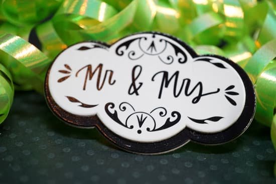 Can aaa change your name after getting married? JacAnswers