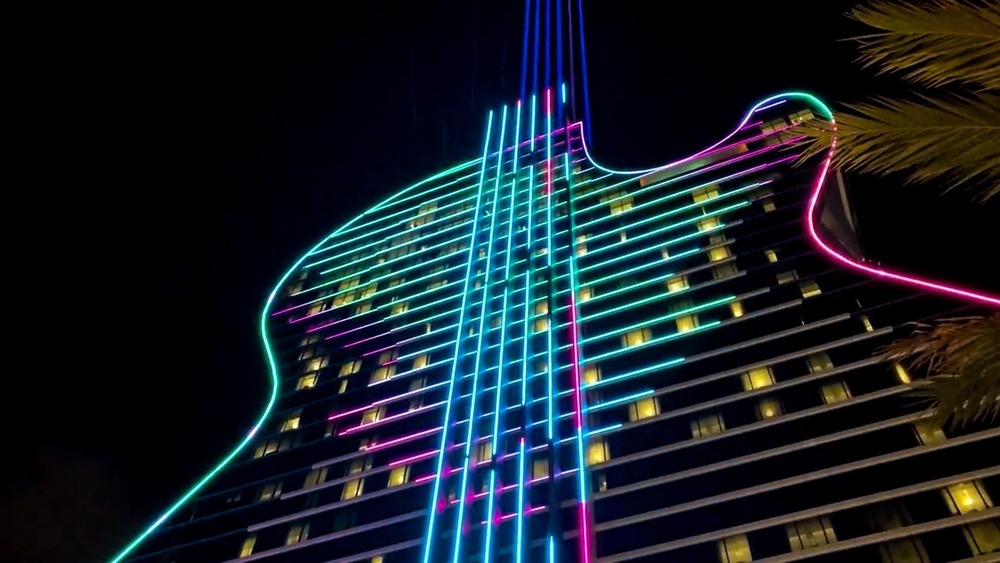 Le premier hôtel en forme de guitare au monde (vidéo) Etrange et Insolite