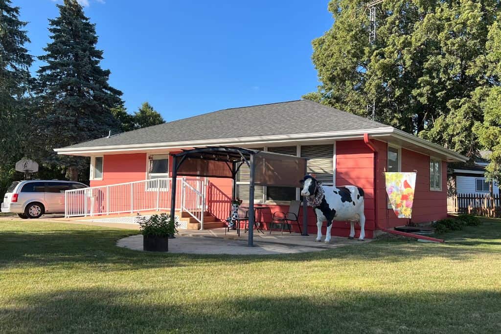 Best Selfie Spots In Minnesota Zumbrota's Telephone Booth