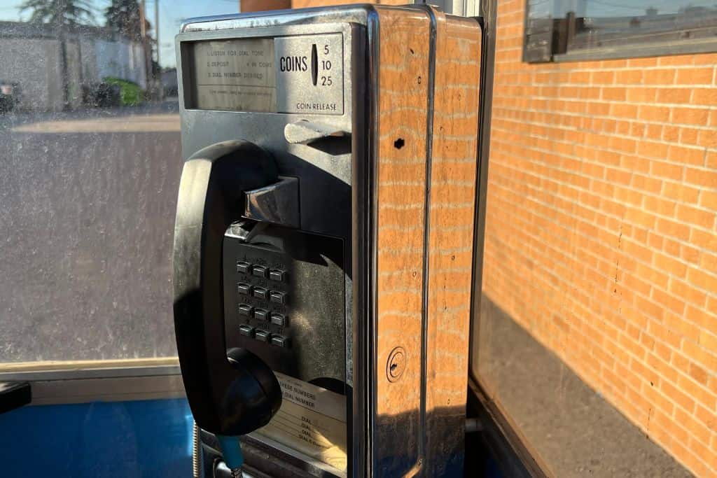 Best Selfie Spots In Minnesota Zumbrota's Telephone Booth