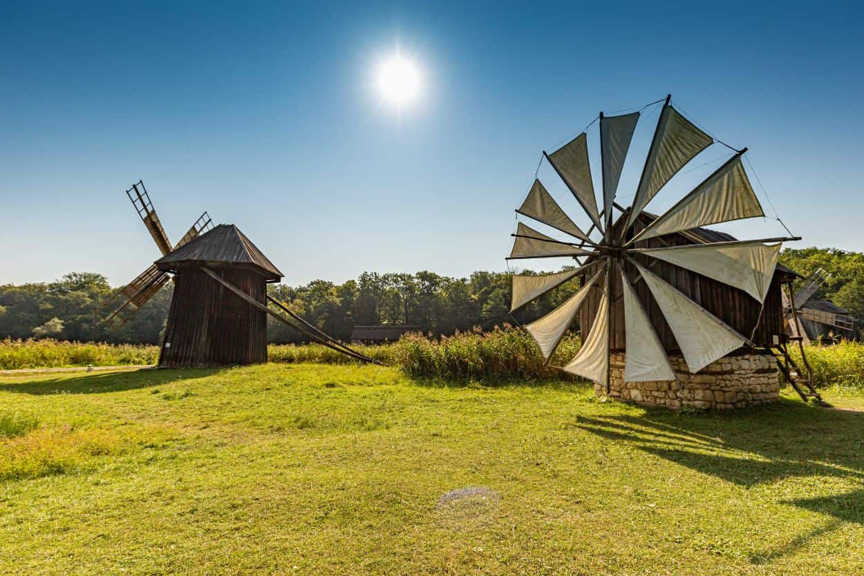 This Man's Windmill Collection Brings Visitors to Jasper, Minnesota!