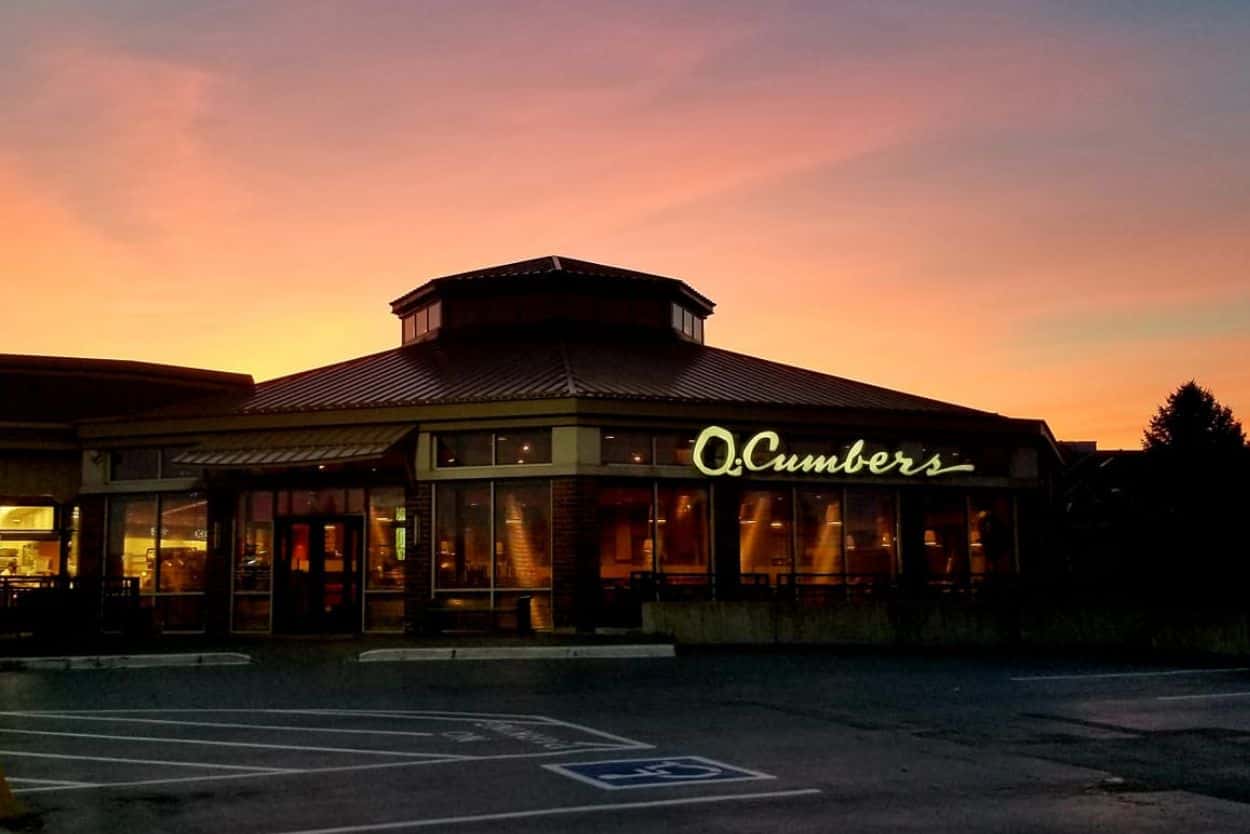 You Won't Believe the SIZE of This Salad Bar in Minnesota!