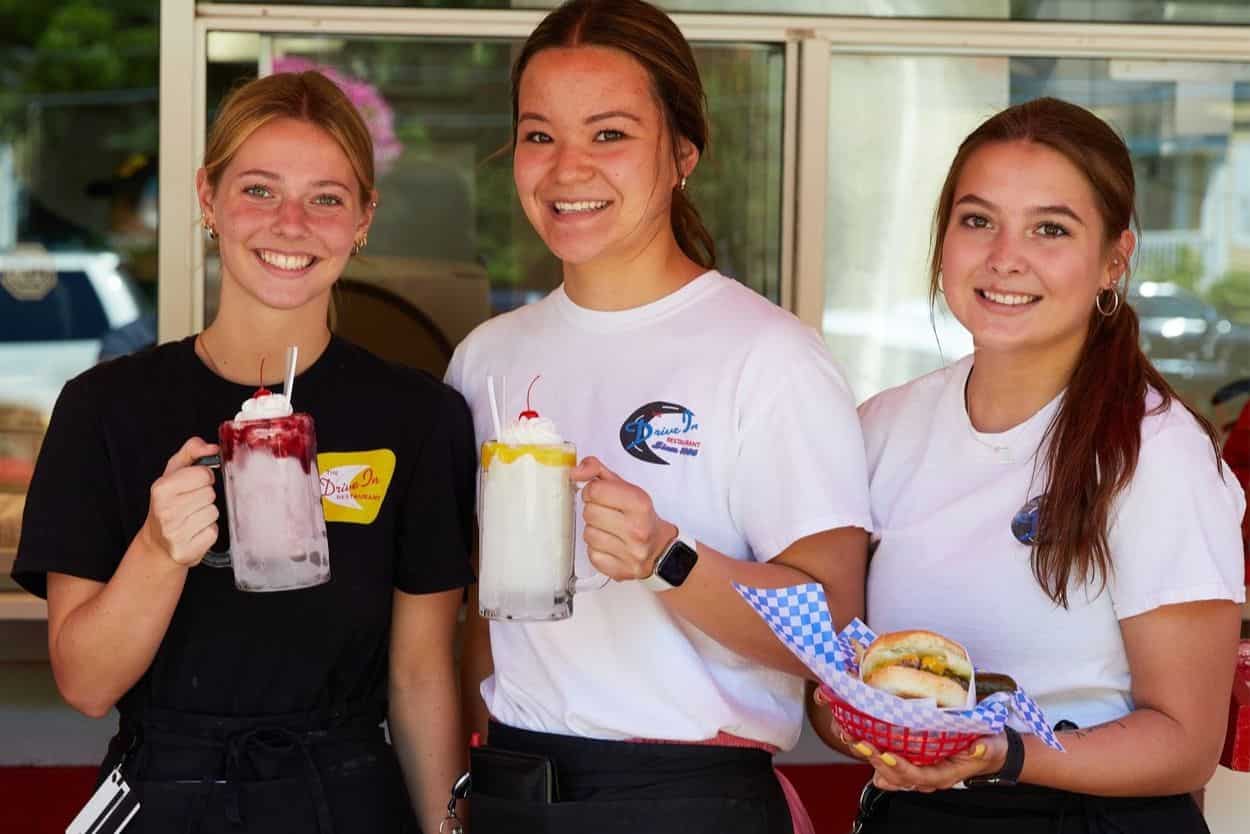 Minnesota's Classic 1950s DriveIn & Mini Golf Course!