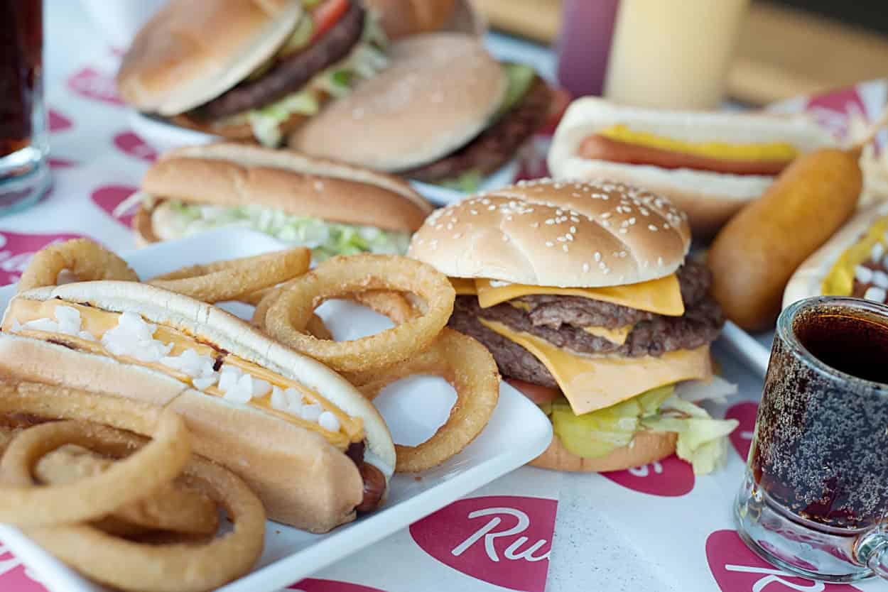 La Crosse DriveIn Serves Summer Nostalgia And Delicious Eats!