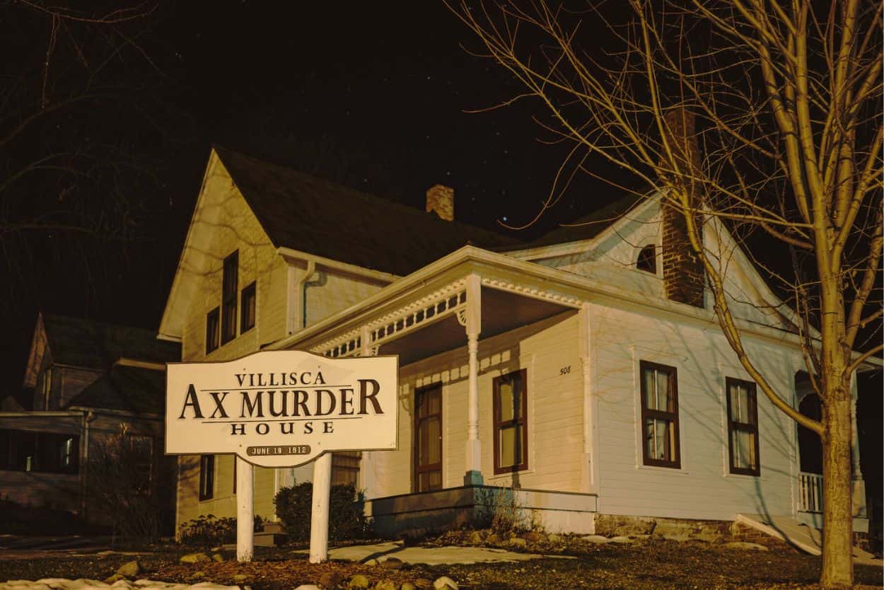 How To Spend The Night At The Haunted Murder House In Iowa