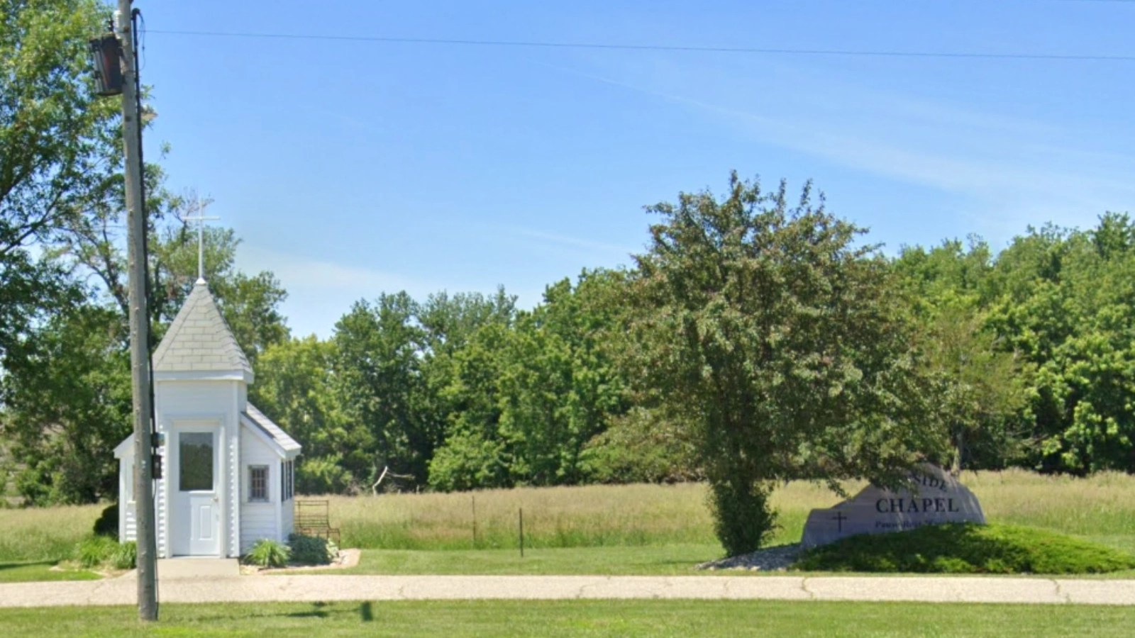 Minnesota's Smallest Chapel Is Making Big Waves With Travelers!