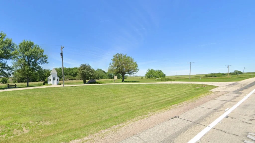 Minnesota's Smallest Chapel Is Making Big Waves With Travelers!
