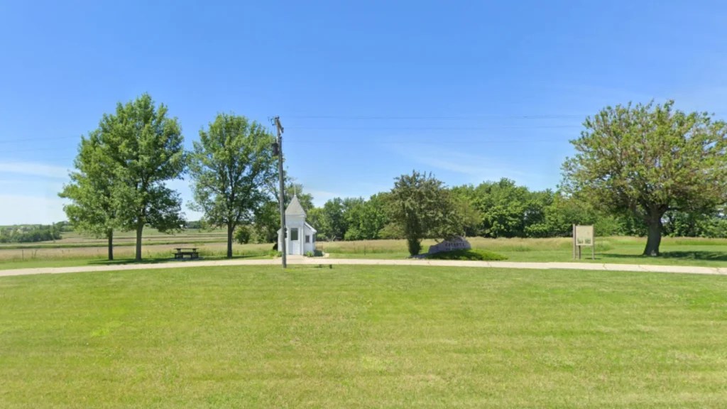 Minnesota's Smallest Chapel Is Making Big Waves With Travelers!